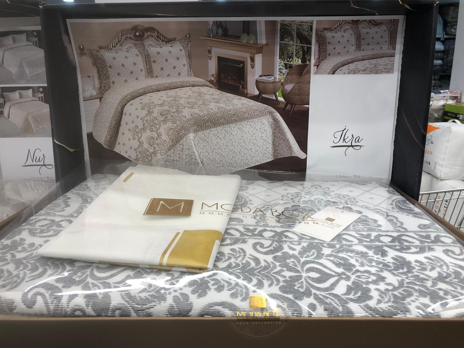 Y. Deluxe Yatak Örtüsü Takımı